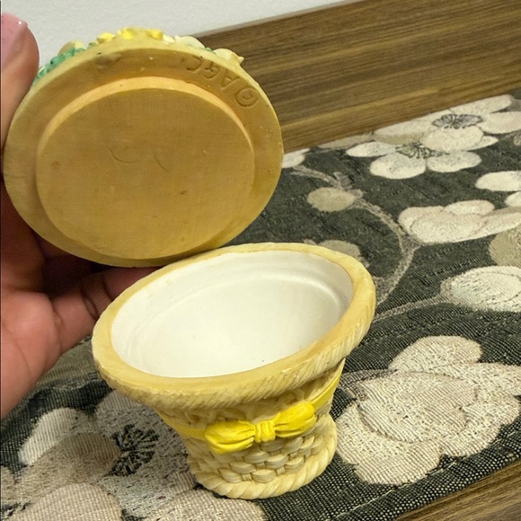 Vintage Floral Basket Trinket - Picture 2 of 7